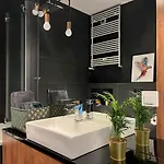 Elegant And Comfortable Apartman Varsó